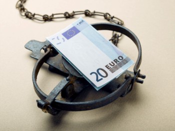 Украинцы ошибаются, скупая евро на пике цены — эксперт