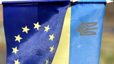 Янукович пообещал вести Украину в Евросоюз