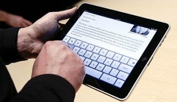 Apple за день собрала 120 тысяч заказов на iPad