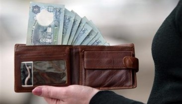 В марте украинцы получали в среднем 2109 гривен