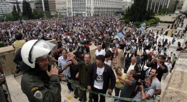 Ко всеобщей забастовке в Греции присоединились банкиры