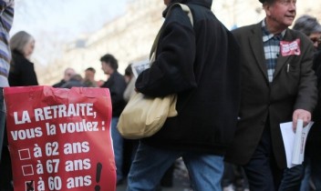 Франция повысит пенсионный возраст