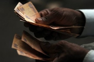 Резервный банк Индии обнаружил в своём хранилище поддельные деньги