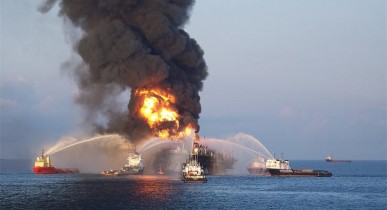 British Petroleum возложила часть вины за аварию в Мексиканском заливе на Transocean и Halliburton
