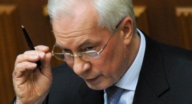 Азаров извинился перед Литвином за требование проголосовать за Налоговый кодекс или выйти из коалиции