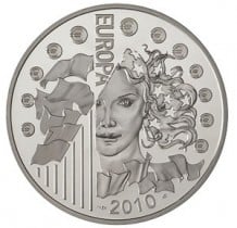 Во Франции отчеканили серебряные монеты из любви к евро