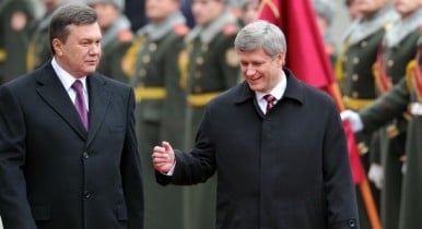 СМИ: Янукович перепутал фамилию премьер-министра Канады