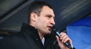 Кличко поддержал митингующих на Майдане