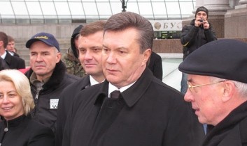 Янукович и Азаров встретились с предпринимателями, митингующими на Майдане Независимости