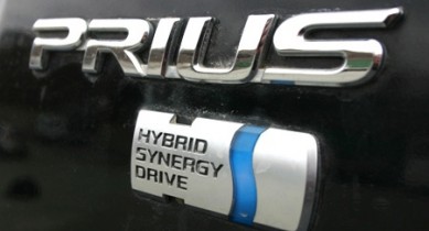 Toyota Prius стал лидером продаж в Японии
