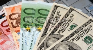 Доллар и евро на межбанке незначительно дорожают