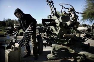 В ливийский город Бенгази вошли танки армии Каддафи