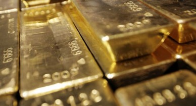 Цены на золото держатся у исторического максимума
