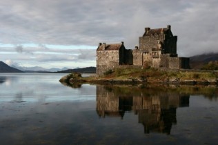 Выставлен на продажу 900-летний замок в Шотландии