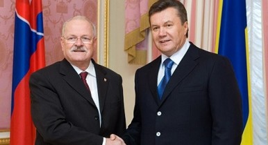 Виктор Янукович посетит Словакию