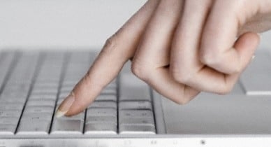 Ноутбуки смогут заряжаться от ударов пальцами по клавиатуре