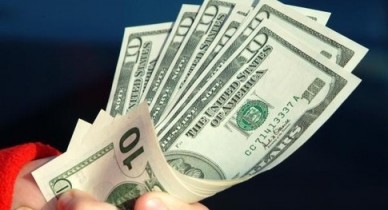 Население купило в обменниках рекордный объем валюты – почти 3 млрд долларов