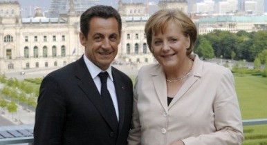 Меркель и Саркози: невероятное шоу с базарной площади