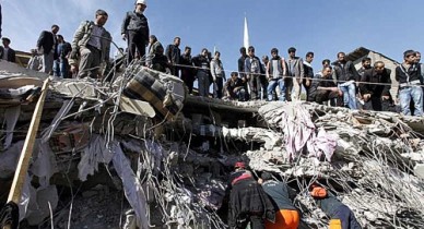 Число жертв землетрясения в Турции возросло до 432 человек