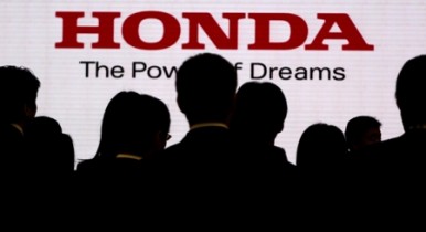 Honda Motor Co, Honda откроет затопленный тайский завод в апреле.