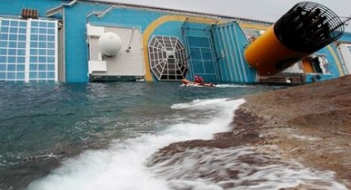 Крушение Costa Concordia, крушение Costa Concordia выльется в миллиардные убытки.