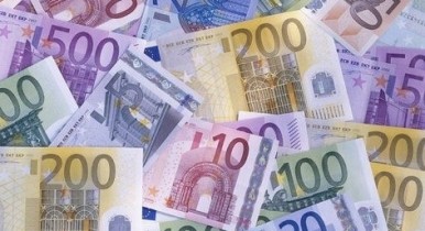 Франция окончательно перешла на евро, французы окончательно распрощались с национальной валютой.