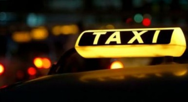 Чиновники арендуют такси по цене новых автомобилей, налоговая заказала такси на миллион долларов.