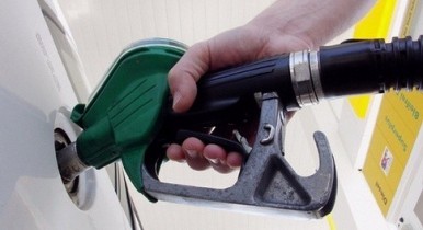 Правительство вводит новые стандарты качества бензина.