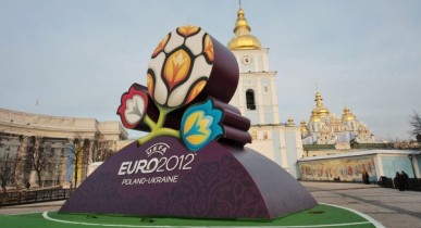 Онищенко угрожает сорвать Евро-2012.