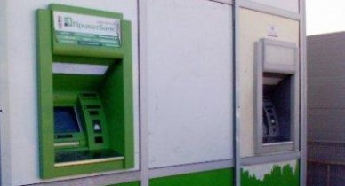 «ПриватБанк» установит в Украине 825 новых банкоматов.