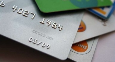 Платежные карты могут обернуться долгами и атаками коллекторов, платежные карты.