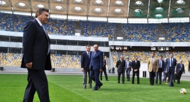 Янукович уверен: Евро-2012 состоится, несмотря на бойкот.