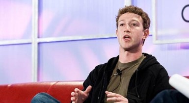 Основатель Facebook потерял 500 млн долларов за сутки.