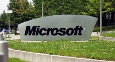 Microsoft, Microsoft запретила HTC делать планшеты на Windows 8.