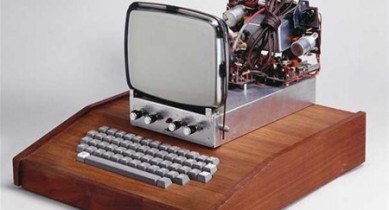 Первый компьютер Apple ушел с молотка за 374 тысячи долларов.