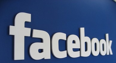Facebook попросит у пользователей номера телефонов, Facebook. 