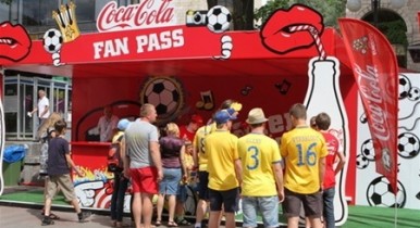 Гости Евро-2012 тратят на еду более 300 грн в день