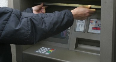 В Житомире из банкомата Укрэксимбанка кто-то украл почти полмиллиона гривен.