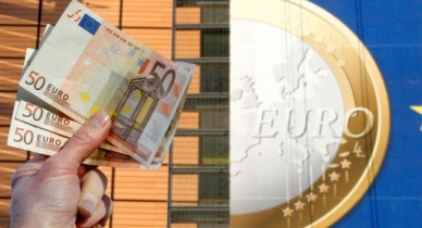 Франция признала бюджетный пакт Евросоюза.