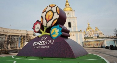 Долги за Евро-2012 будут оплачивать наши внуки