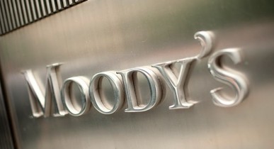Moody`s раскритиковало рейтинги S&P.