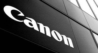Canon снизил прогноз на год из-за кризиса.