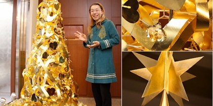 В Японии продают новогоднюю елку из чистого золота.