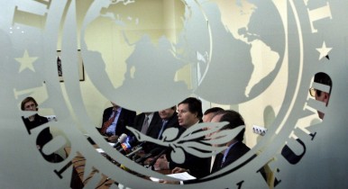 Украина будет продолжать переговоры с МВФ, — Азаров