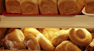У Азарова обещают «стабильные» цены на хлеб
