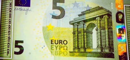 Презентован образец новой купюры достоинством 5 евро. Поступит в обращение в мае