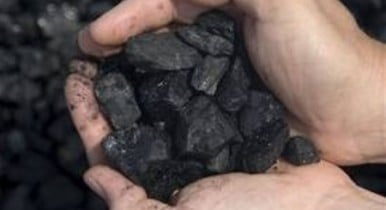 Нелегальная добыча угля грозит коллапсом сразу двум отраслям.