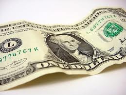 НБУ запретил уплату банковских комиссионных в валюте