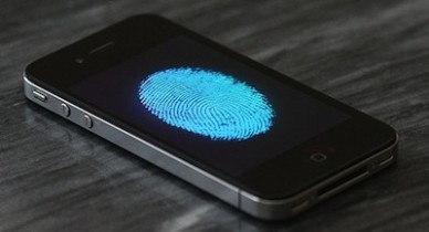 Новый iPhone сможет считывать отпечатки пальцев.