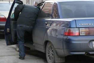 Украинских чиновников могут пересадить на отечественные автомобили